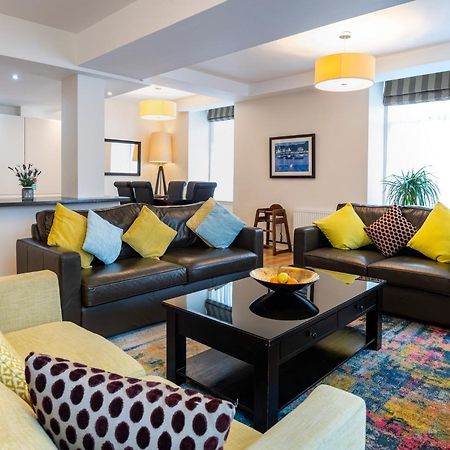 Inverness City Suites Bagian luar foto