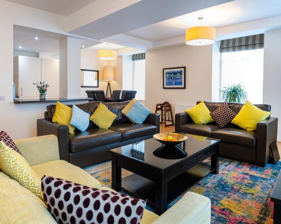 Inverness City Suites Bagian luar foto