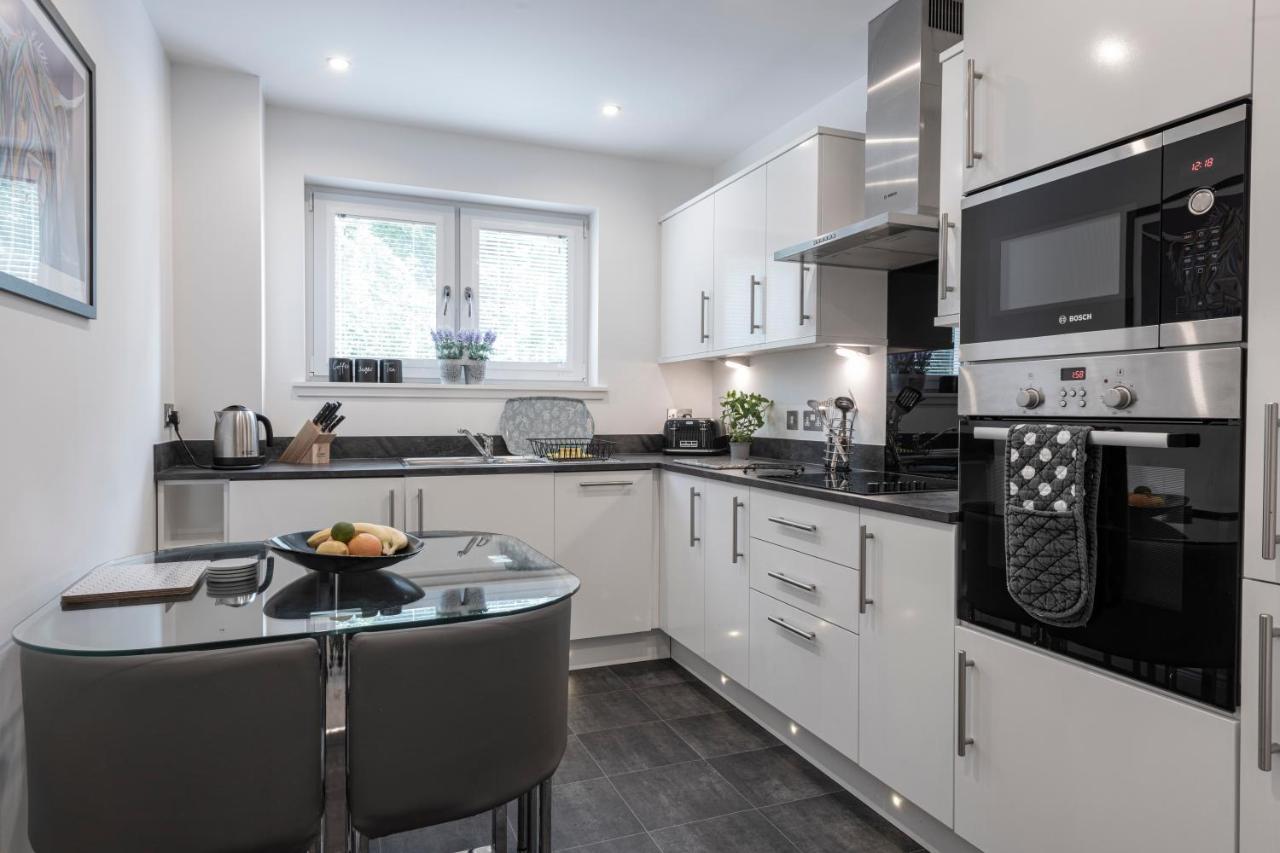 Inverness City Suites Bagian luar foto