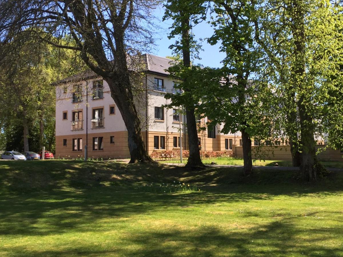 Inverness City Suites Bagian luar foto